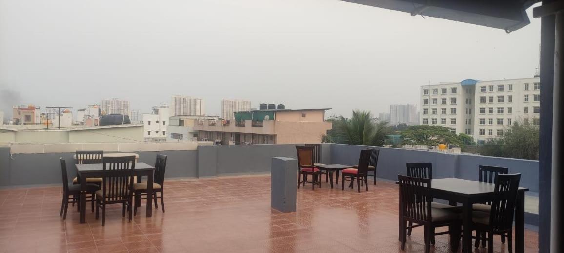 Abuzz Oxfordcaps Bannerghatta Bengalúr Exteriér fotografie